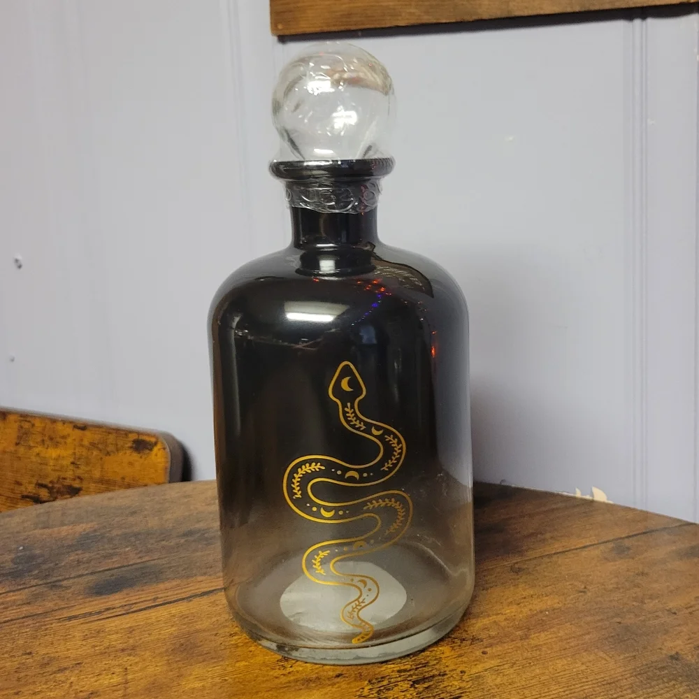 Target Bullseye Halloween ombre decanter/potion bottle w round stopper glass